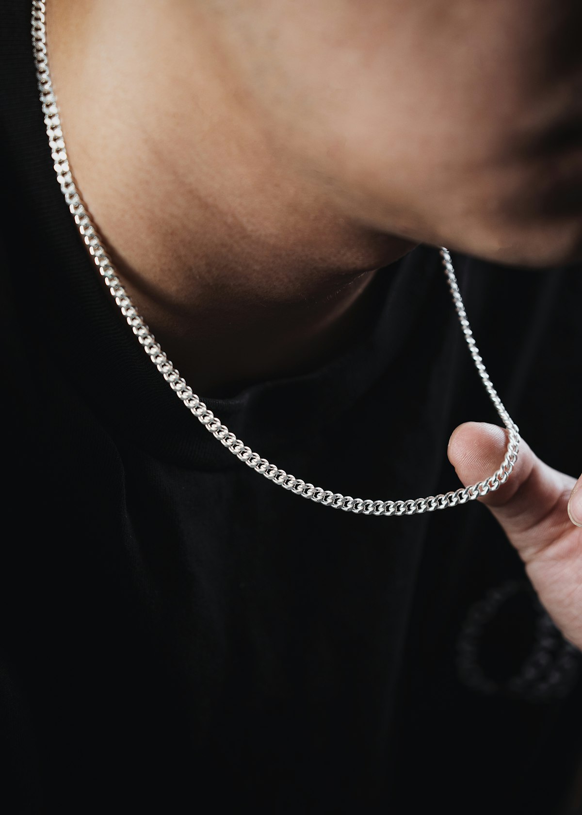 Model wearing a silver chain